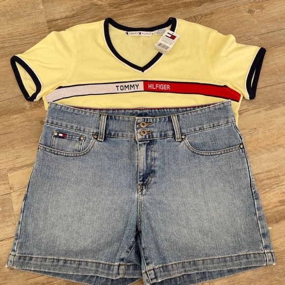Vintage Tommy Hilfiger Y2K Womens Jean Shorts & T Shirt size 10 - Picture 1 of 10